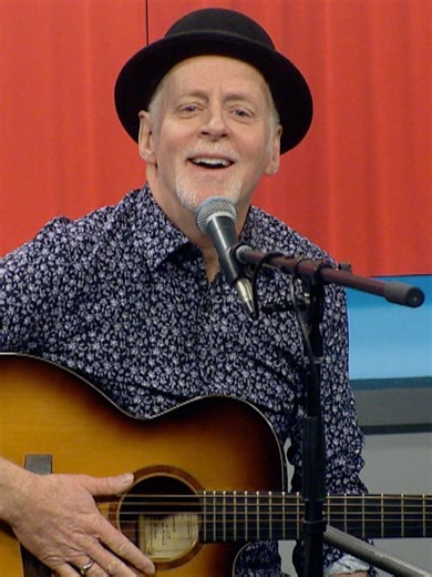Willy Porter stopped by What's Brewing Wisconsin today to play us a few songs! He's getting ready for his benefit concert at Cedarburg Cultural Center on February 13th, with proceeds going to Advocates of Ozaukee. Visit our website for more information on tickets! #WhatsBrewingWisconsin