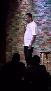 🎭 Mojo Brookzz LIVE in Las Vegas! The sketch king with 3.5 MILLION fans is bringing his viral comedy to the stage—Sept 5–7 at WiseGuys Comedy Club 🎤🔥 From his iconic “Thawt in My House” series to those legendary mom & grandma impersonations 👵🏽💅🏽—Mojo’s characters have taken over TikTok, Instagram, Facebook & Snapchat. But it was Mr. James (Sugardaddy) that made him a household name 💸💼 Now he’s stepping off the screen and onto the mic—Vegas, get ready for a night of raw laughs, wild stor