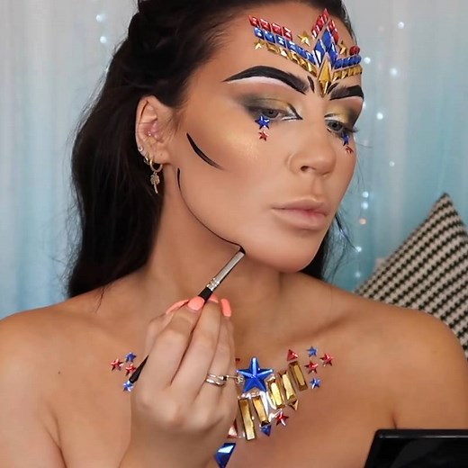 177K views · 1.9K reactions | Wonder Woman makeup tutorial! So easy and on point! By CC Clarke IG: https://bit.ly/2iMCCWO | Outfit Anatomy | Facebook