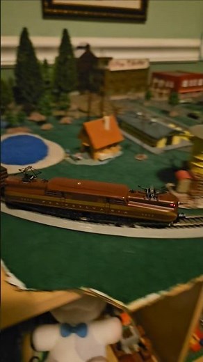 Arnold Rapido Pennsylvania GG1 running on the n-scale layout (after a few modifications).