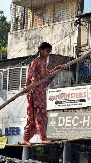 238K views · 15K reactions | आज इनकी एक मुस्कुराहट ही हमारे लिए लाखो के बराबर है ❤️ #humanity #respect #streetdance #sister #killeraloksingh #trendingreels #foryou #reels #instadaily #instagram | killer_alok_singh | Facebook