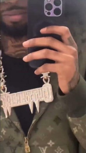 Key Glock shows off his new chain
