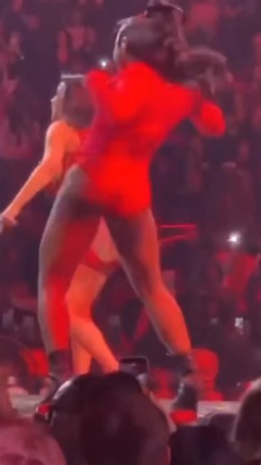 TheLaugh😂NTheTrenches🏚️🚀🛸🐬 | Them cheeks to heavy ! 😂😂😂 | Instagram