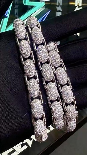 Custom iced-out link chain. Fully customizable and flawless shine guaranteed. #icedoutcubanchain