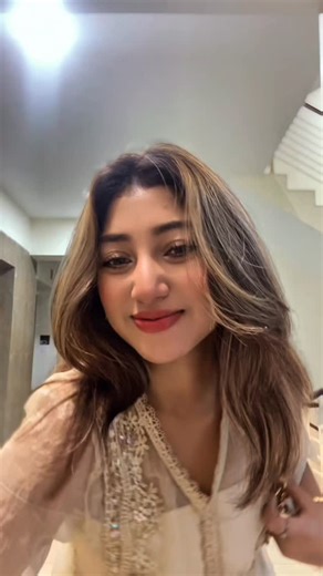 𝕱𝖆𝖗𝖎𝖘𝖙𝖆 𝕾𝖆𝖑𝖎𝖒 on Instagram: "A little shimmer, a lot of self-worth ✨ . . . . . . . . . . . #explorepage #10e10 #reels #instaexplore"