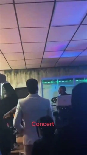 Playing some kompa at the church ! #haitianmusic #piano #music #keyboardplayer#kompalevanjil