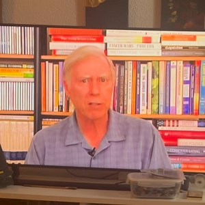 Edhe pse e regjistruar me cel..Mendoj se gjithkush,kushdo nga ju, duhet ta ndjeke kete video per mashtrimi e kancerit,jo per nga cilesia zerit dhe figures por nga faktet dhe mesazhet qe mbart Nje video qe gjithkujt i jep drite dhe e mbush me te verteta.. Perkujtim per mijra mjek,naturopate,shkencare,laboratore qe u perndoqen,mbyllen, arrestuan e vrane,ne lufte per kurimin e kancerit | Altin Joka