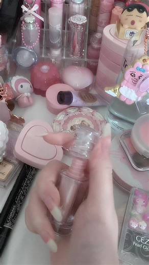 Cute Sounds of Washing Dishes