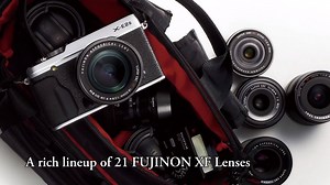 ★富士X影片：X-E2s精工細作高速AF性能 X-E2S繼承了X-E2的諸多優點，包括頂蓋轉盤以及僅350g的小巧輕型機身。此外，還改進了手把的形狀，使得使用者在手持相機的同時還能夠快速更改設定。再加上幾乎靜音的快門聲，可輕鬆在任何場地拍照。 FUJIFILM X-E2S的主要功能 (1) 在RF相機造型中安裝即時觀景窗。 (2) 小巧玲瓏的機身，優化手把配置，改進握持性。 (3) 內建相位檢測AF，高速對焦系統。 (4) 可捕捉移動拍攝物件的全新AF系統。 (5) 內建Wi-Fi可由智慧手機或平板電腦，進行遠端拍攝。 X-E2S宣傳影片 https://youtu.be/X3L-spxVzMY #Fujifilm #XSeries #XE2s -- 「富士X相片」徵展台灣區開催 所有入選作品將輸出裝禎後展出 即刻起開始報名，讓您的作品揚名立萬！ http://goo.gl/MSKpxJ | 富士相機Fujifilm Taiwan