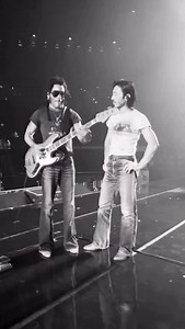 4.5K views · 8.3K reactions | Blue Electric Light Tour 2025  Dernières répétitions ! Ce soir reprise de la tournée au @mgmlive de Las Vegas … Y aura t il des nouveautés …?  #lennykravitz #blueelectriclight #blueelectriclighttour2025 #lasvegas #dolbylive #mgmgrand #vegas #lennykravitzconcert #lennykravitzlive #lennykravitzonline #frenchboard #lkonline | Lenny Kravitz Online | Facebook