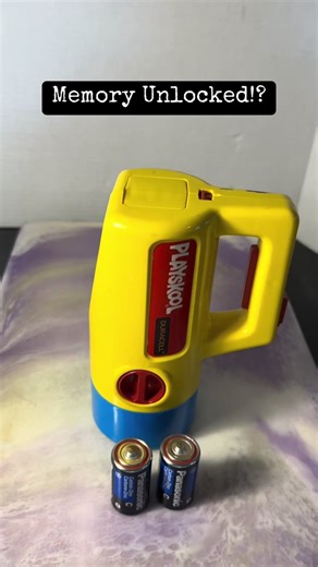 Introducing the Iconic Playskool Tri-Colour Flashlight | Retro Toys Review