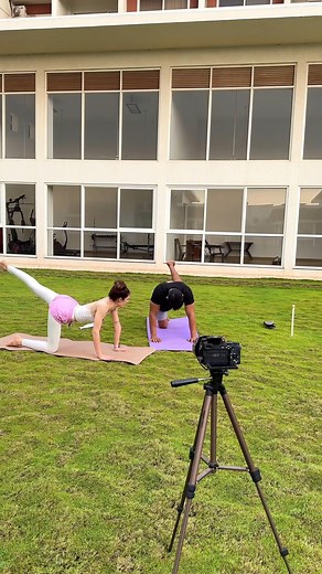 2.3M views · 10K reactions | Bharat ke garmi alag hit karte h #hindi #india #yoga #couple #foreignerband | Namastejuli | Facebook