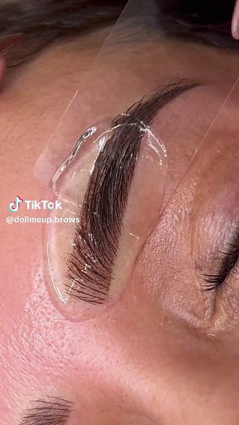 Raw, unedited and up close #microblading #brows #eyebrows #browtattoo #pmuartist #browshaping #eyebrowtutorial #pmubrows #browcourse