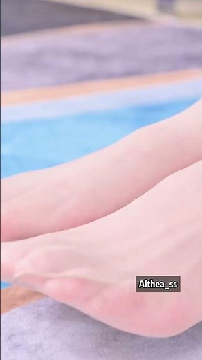 OROBLU Geo8D Pantyhose Review by YiLin: Unboxing & Styling | 丝袜评测 パンスト