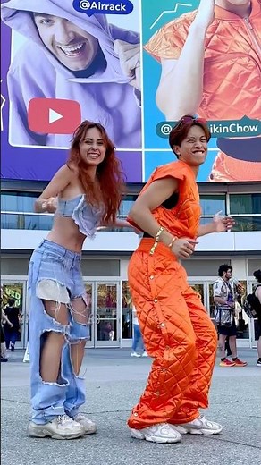 "Makeba" Dance with ‪@AlanChikinChow‬ at ‪@vidcon‬ 🔥| Andra Gogan