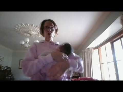 How to Hand-Express Colostrum Safely | Step-by-Step, When to Start & Storage Tips