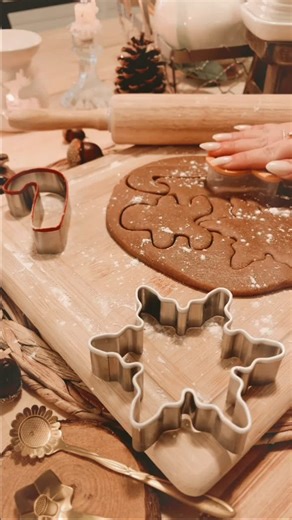 🧸found this gingerbread cookie mix and I knew I had to make some🤎 what are your favorite cookies?🍪 #christmas #cozy #HolidayCrafts #fyp #foryou