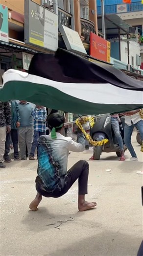 🚩 जहाँ इस्लाम का झंडा लहराए, वहाँ दिल भी जोश से भर जाए! ☝️🕌