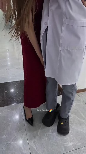 Chinese Lesbian Couple Moments: Cute Kissing Scenes