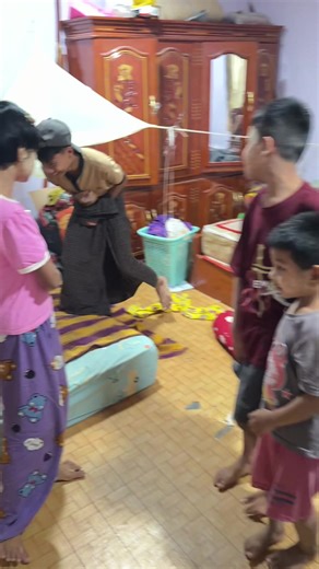 မေးစရာမလိုဘူး အပစ်တွေက ချက်ချင်းပေါ်လာတာ 🤣🤣🤣#မင်းခန့်နံ့သာဖြူရေမွှေးဆီ #မင်းခန့်သနပ်ခါး #fyp