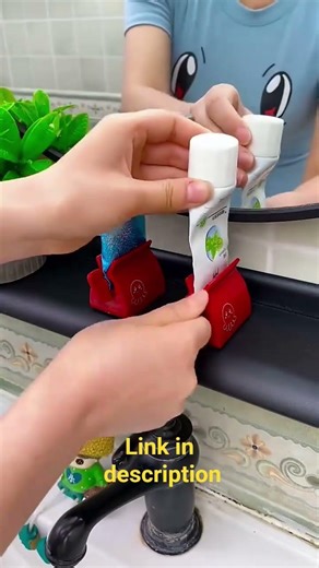 toothpaste squeezer