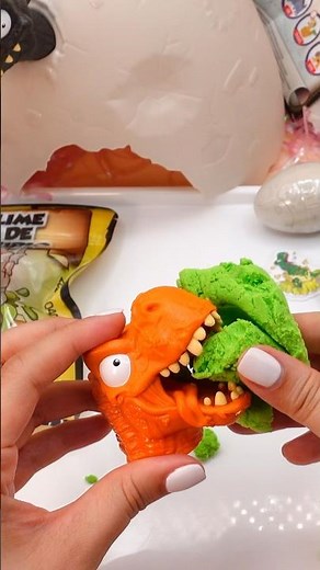 ASMR • Unboxing Zuru Smashers Mega Egg orange T-Rex dinosaur