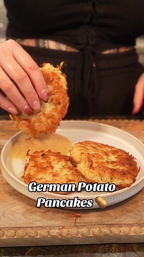 Crispy Kartoffelpuffer: German Potato Pancakes Recipe