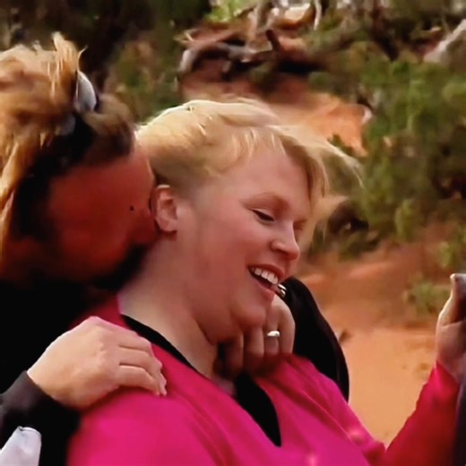 Kody & Robyn Spend $100,000 More on Their New Home — The Real Reason Revealed #kodybrown #robynbrown #jannellebrown #meribrown #christinebrown #fblifestyle | Daily Mail Royal Stories