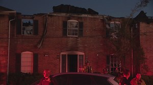 Firefighter injured after balcony collapse at west Houston apartment fire, HFD says