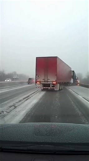 🚛 What this dashcam captured on black ice is terrifying [Raw Footage]