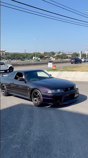 Beautiful Purple R33 Nissan Skyline GTR