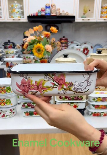 Vintage Enamel Cookware: Versatile Kitchen Essentials