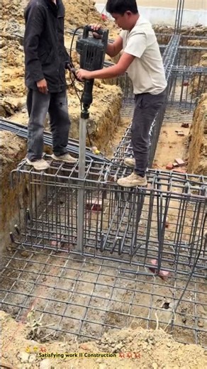 Hammer machine Driving metal pile under foundation 🔱🌿