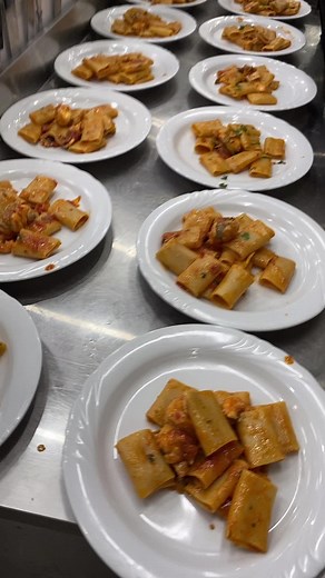 Creative Pasta Plating Tips in a Busy Kitchen