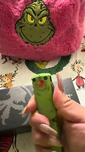 Quick look at the microtech signature series “the knife that stole Christmas” #collectorknives