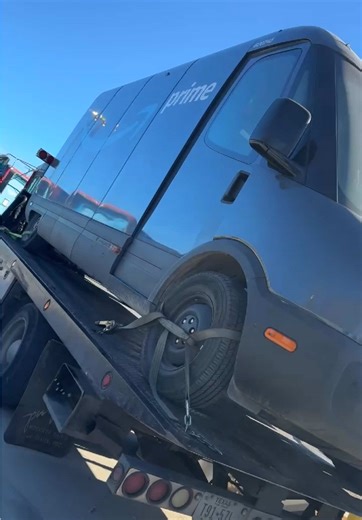 Your Amazon package has been delayed #towing #arlingtontx #towtruck #towingtiktok #towingislife