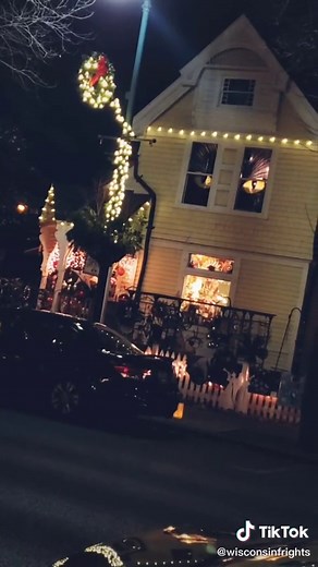 Exploring Cedarburg: Wisconsin's Enchanting Christmas Town