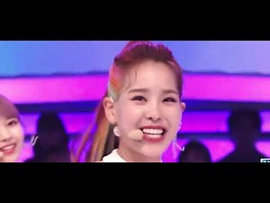 NiziU『Step and a step』 Dance performance