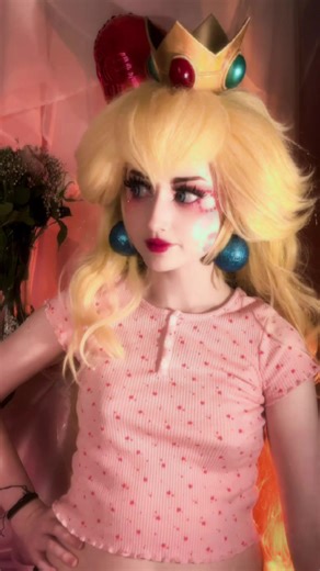 Princess Peach Cosplay Trend