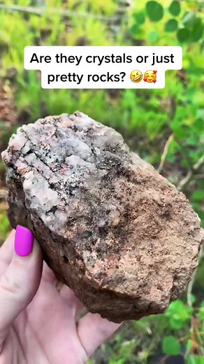 I don’t usually get my crystals in this raw of a form 🤦‍♀️ crystal gurus help a girl out #crystaltok #crystaltiktok #spiritualtok #witchtok