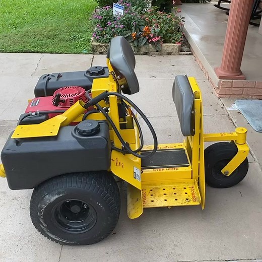 A look at the foot controls and cockpit of the KR Chariot! #foryou #4u #landscaping #lawnmowers #gardening