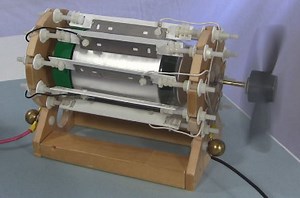 Funky Looking Motor Is Powered By Static Electricity