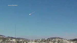 Meteorite surprise lights up sky, leaves observers stunned