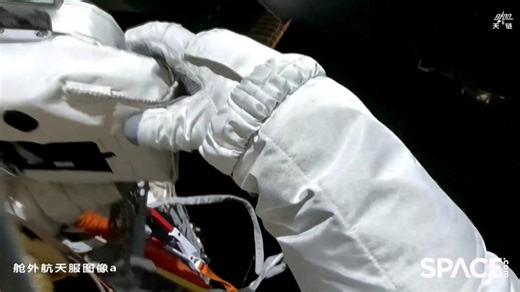 242K views · 2.9K reactions | Chinese astronauts conduct spacewalk outside Tiangong space station in these amazing views Shenzhou 21 astronauts Zhang Lu and Wu Fei conducted a spacewalk outside the Tiangong space station on Dec. 9, 2025. Read more  https://space-com.visitlink.me/lYMjcb Credit: Space.com | footage courtesy: China Central Television (CCTV) | edited by Steve Spaleta | Space.com | Facebook