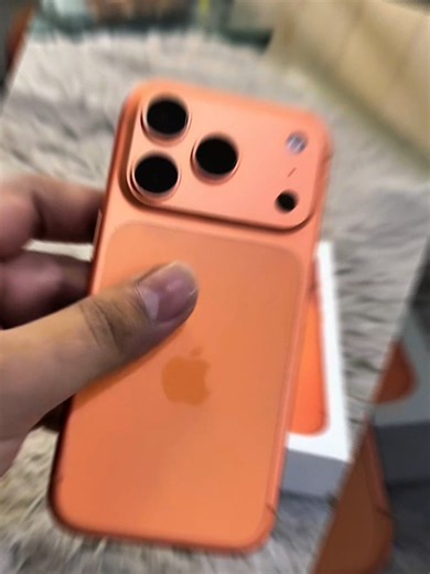 Comment ❗️Iphone 17 Pro Max❗️ The #iPhone17ProMax is #Apple ’s ultimate flagship, featuring a massive 6.9-inch display, a powerful A19 Pro chip, and a 48MP triple-camera setup. It includes an aluminum unibody with vapor-chamber cooling, enhanced battery life, and storage options up to 2TB.Key Specifications & FeaturesDisplay: 6.9-inch Super Retina XDR OLED with ProMotion (up to 120Hz) and up to 3,000 nits of outdoor peak brightness. It also utilizes Ceramic Shield 2 for increased scratch resista