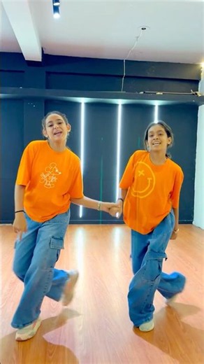 Trending 😍❤️‍🔥#iamvrundalakkad #ytshorts #trendingsong #shortsfeed #shortvideo #duet #shorts