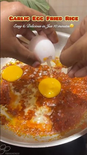 Spicy Garlic Egg Fried Rice 🤯 | Quick & Tasty Dinner Recipe #leftoverricerecipe