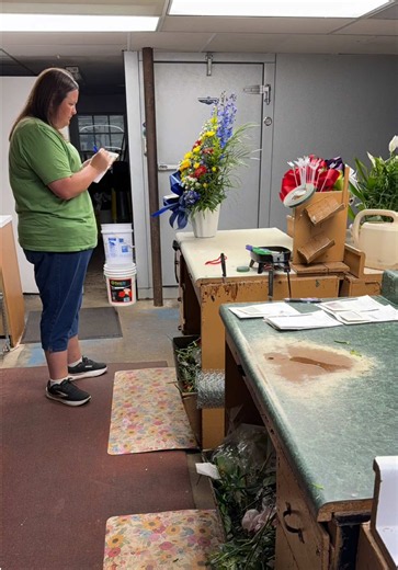 Starting the day one bouquet at a time. 🌷 From finishing touches to delivery preparations, here’s a peek behind the scenes at the florist shop. #jacksonsfloristdexter #shoplocal #floraldesigner #freshfloral #floral