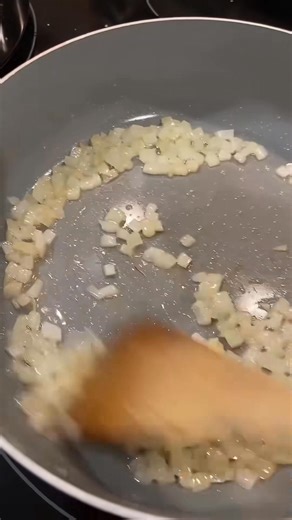 Leftover Thanksgiving Turkey Tetrazzini is a creamy, comforting casserole that turns leftover Thanksgiving turkey into a new family favorite! 🍽️ here’s the recipe: https://www.stephreallife.com/leftover-thanksgiving-turkey-tetrazzini/ Be sure to save this video for later and share 💌 📲 Follow along so you don’t miss any recipes! 🌟 If you’d love it please leave a 5 star ⭐️ review on my blog! I would greatly appreciate it! #StephRealLife #thanksgivingleftovers #Thanksgiving2025 | Stephanie Gigl