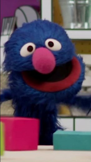 Grover Has A Blast With Building Blocks! | Takalani Sesame #shorts